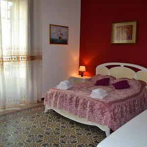 Salinas Couette-café Palerme